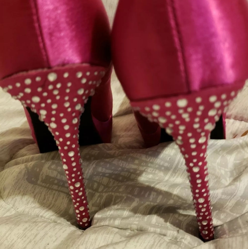 Sm Fuschia Rhinestone stilettos size 9